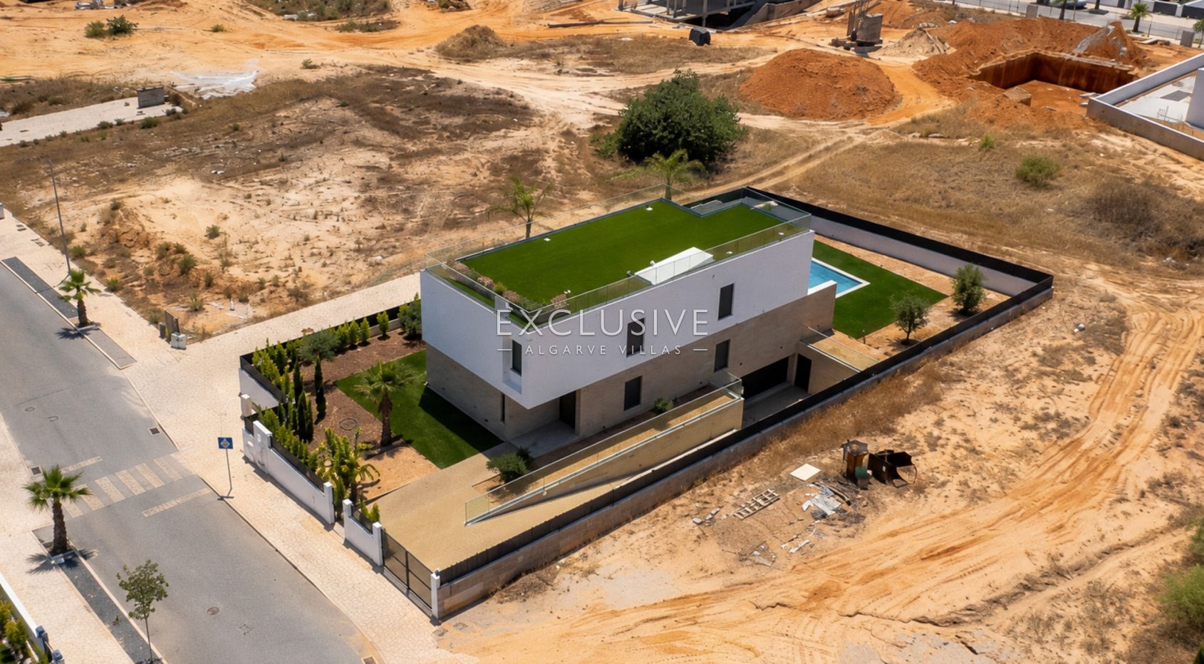 Neue Luxusvilla mit 4 Schlafzimmern und Pool in Encosta Dourada, Pêra, Algarve