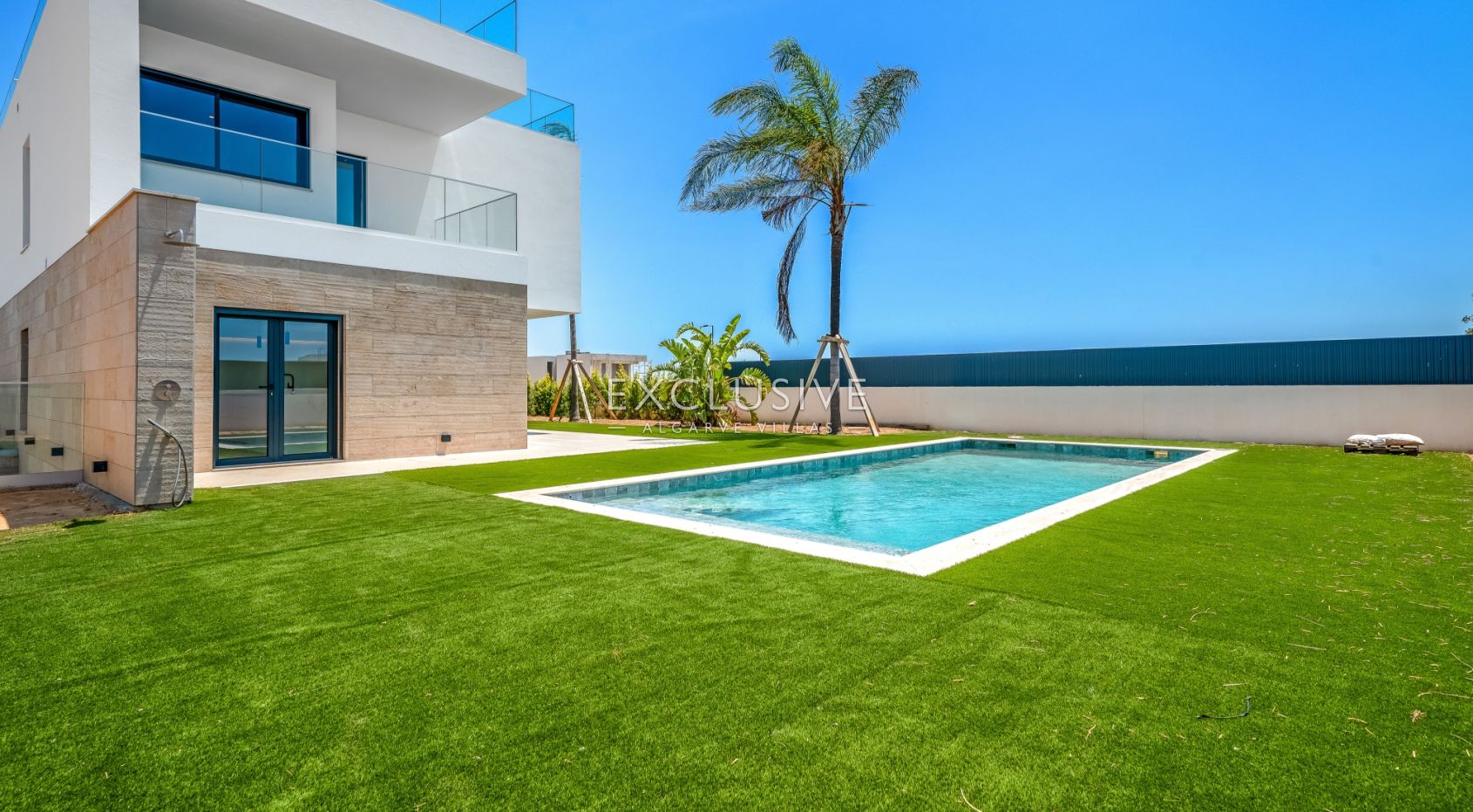 Neue Luxusvilla mit 4 Schlafzimmern und Pool in Encosta Dourada, Pêra, Algarve