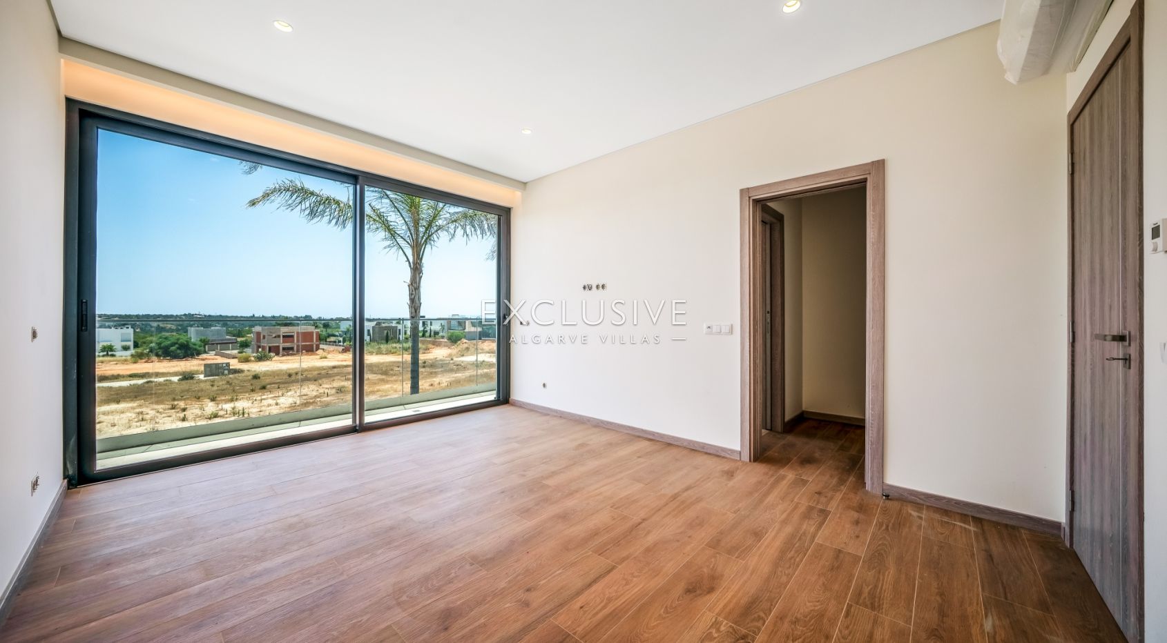 Neue Luxusvilla mit 4 Schlafzimmern und Pool in Encosta Dourada, Pêra, Algarve