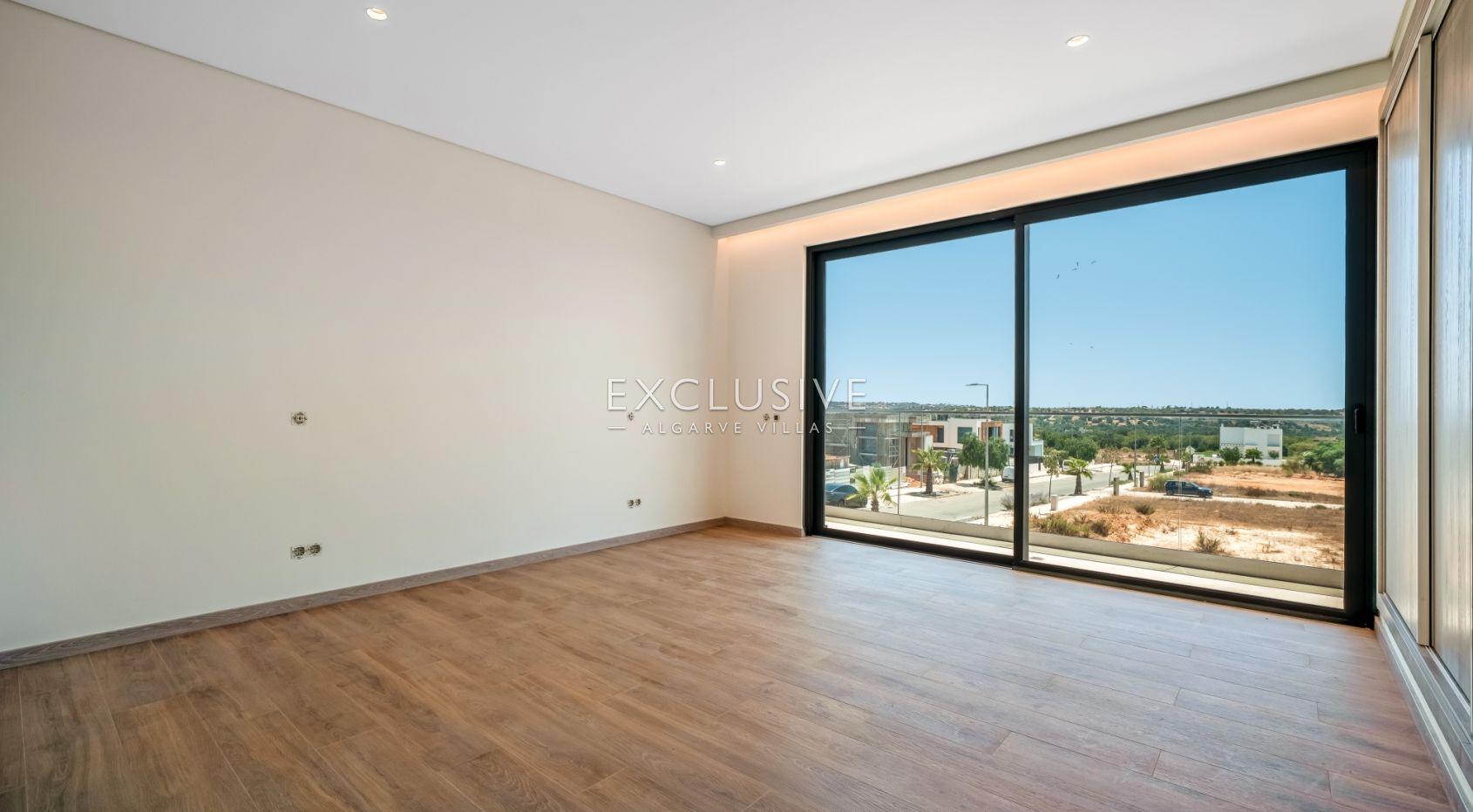 Neue Luxusvilla mit 4 Schlafzimmern und Pool in Encosta Dourada, Pêra, Algarve