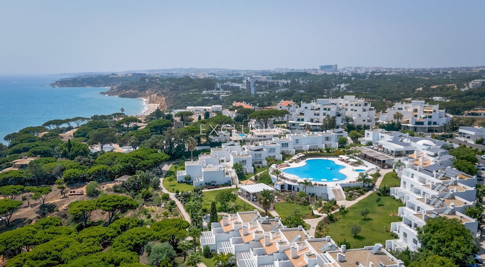 Touristisches Stadthaus in Albufeira mit Meerblick und Resort-Einrichtungen