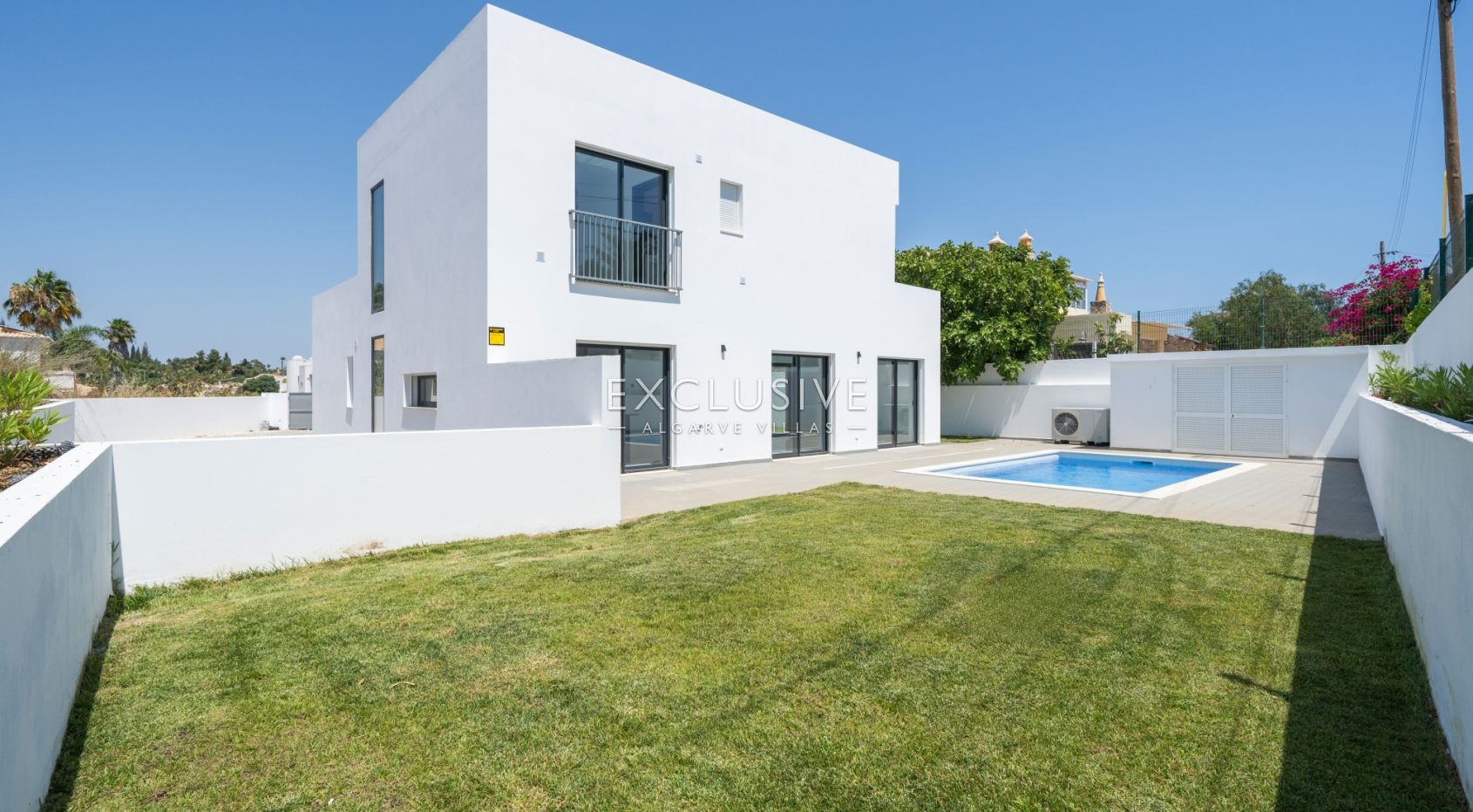 Moderne Villa mit 3+1 Schlafzimmern, Pool und Garten in Lagos an der Algarve