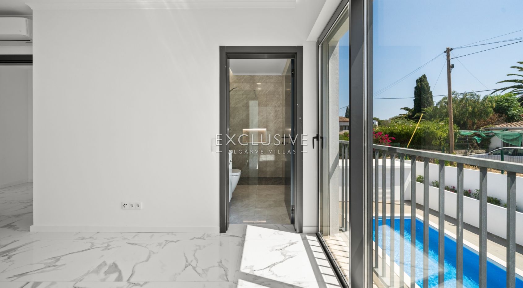 Moderne Villa mit 3+1 Schlafzimmern, Pool und Garten in Lagos an der Algarve