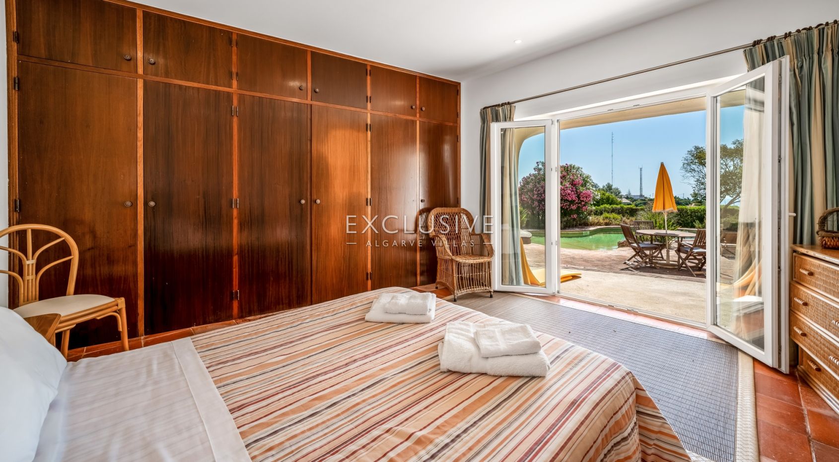 Renovierungsbedürftige Villa mit Meerblick in Falfeira, Lagos