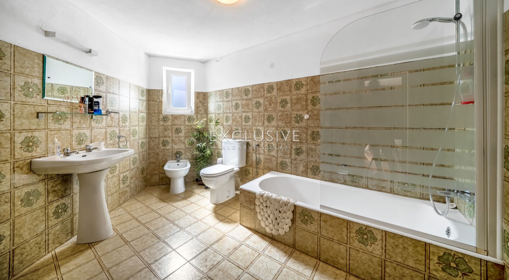 Renovierungsbedürftige Villa mit Meerblick in Falfeira, Lagos