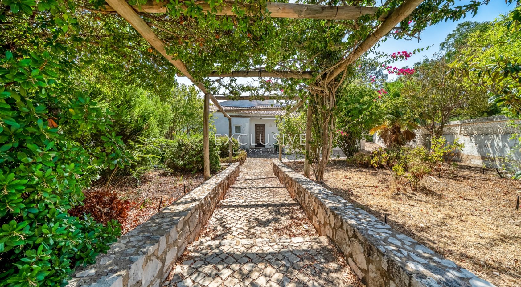 Renovierungsbedürftige Villa mit Meerblick in Falfeira, Lagos