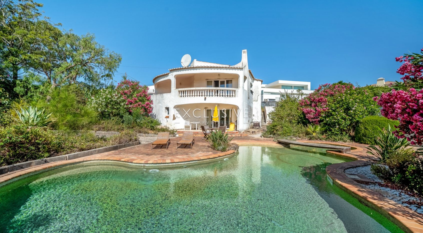 Renovierungsbedürftige Villa mit Meerblick in Falfeira, Lagos