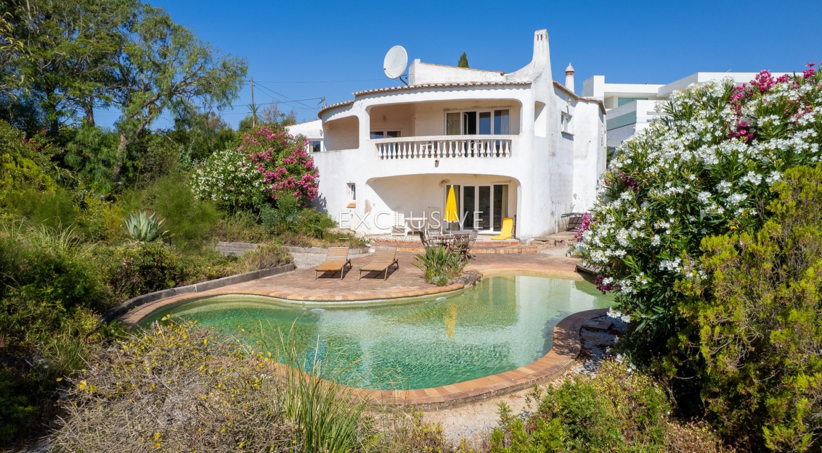 Renovierungsbedürftige Villa mit Meerblick in Falfeira, Lagos