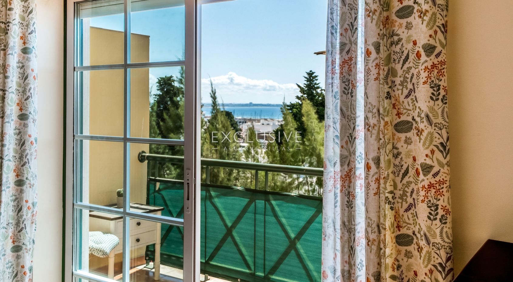 3-Zimmer-Wohnung mit Meerblick in Lagos an der Algarve, mit Garage und Aufzug