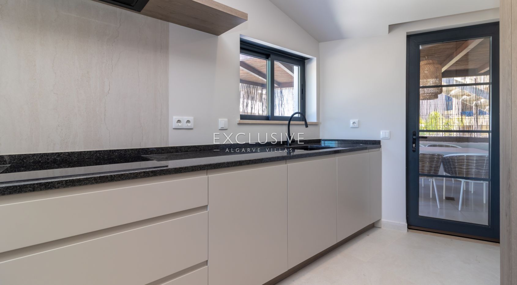 5 bedroom villa in Ferragudo - Walking distance to the beach