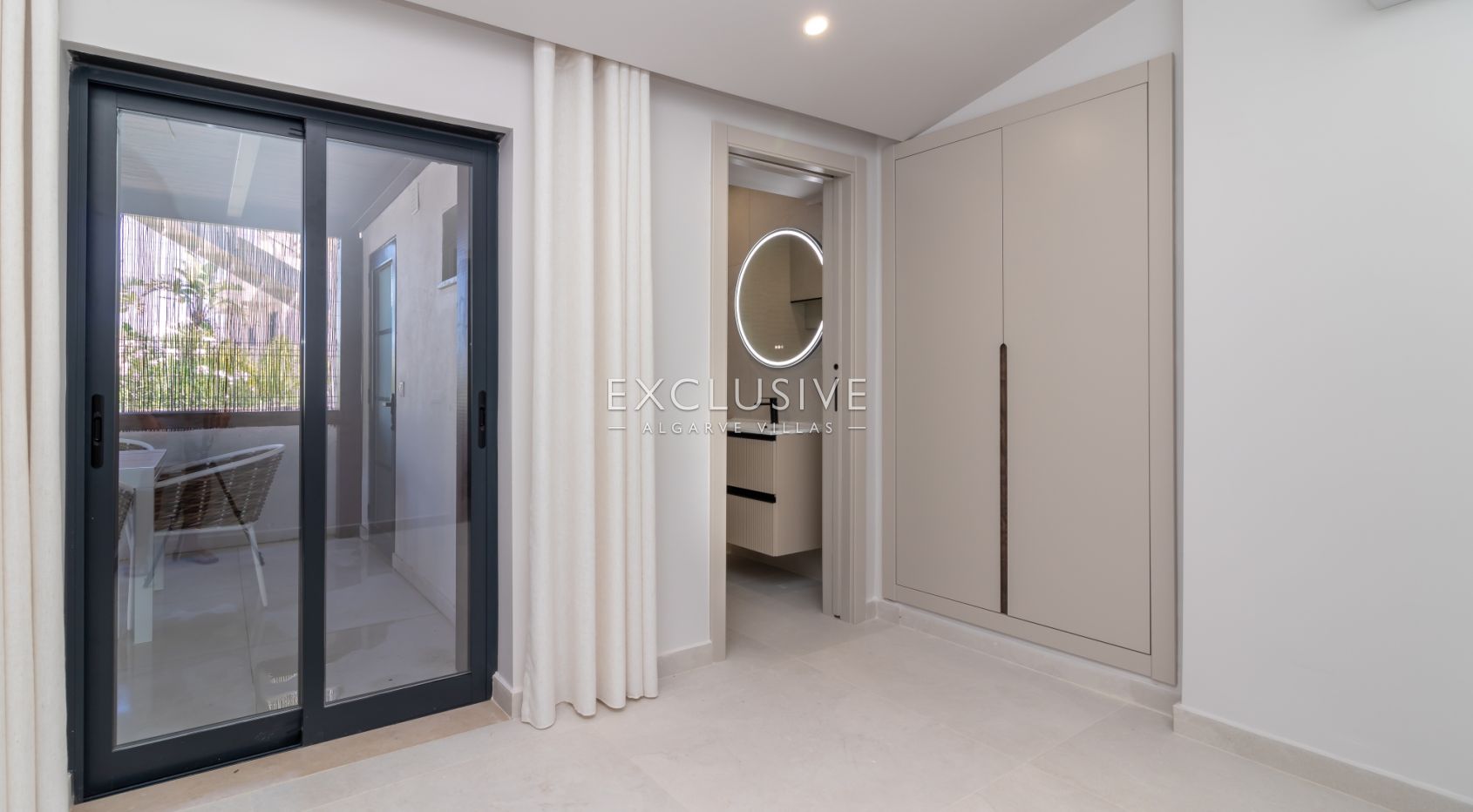 5 bedroom villa in Ferragudo - Walking distance to the beach