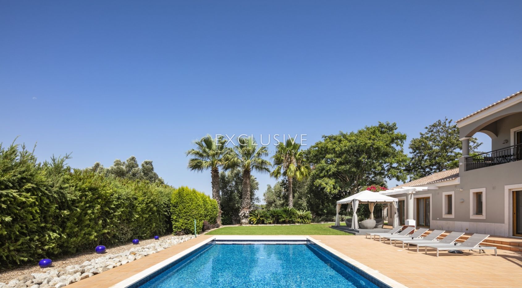 Golf front villa 5 bedrooms Golf Resort in Carvoeiro on double plot with private pool