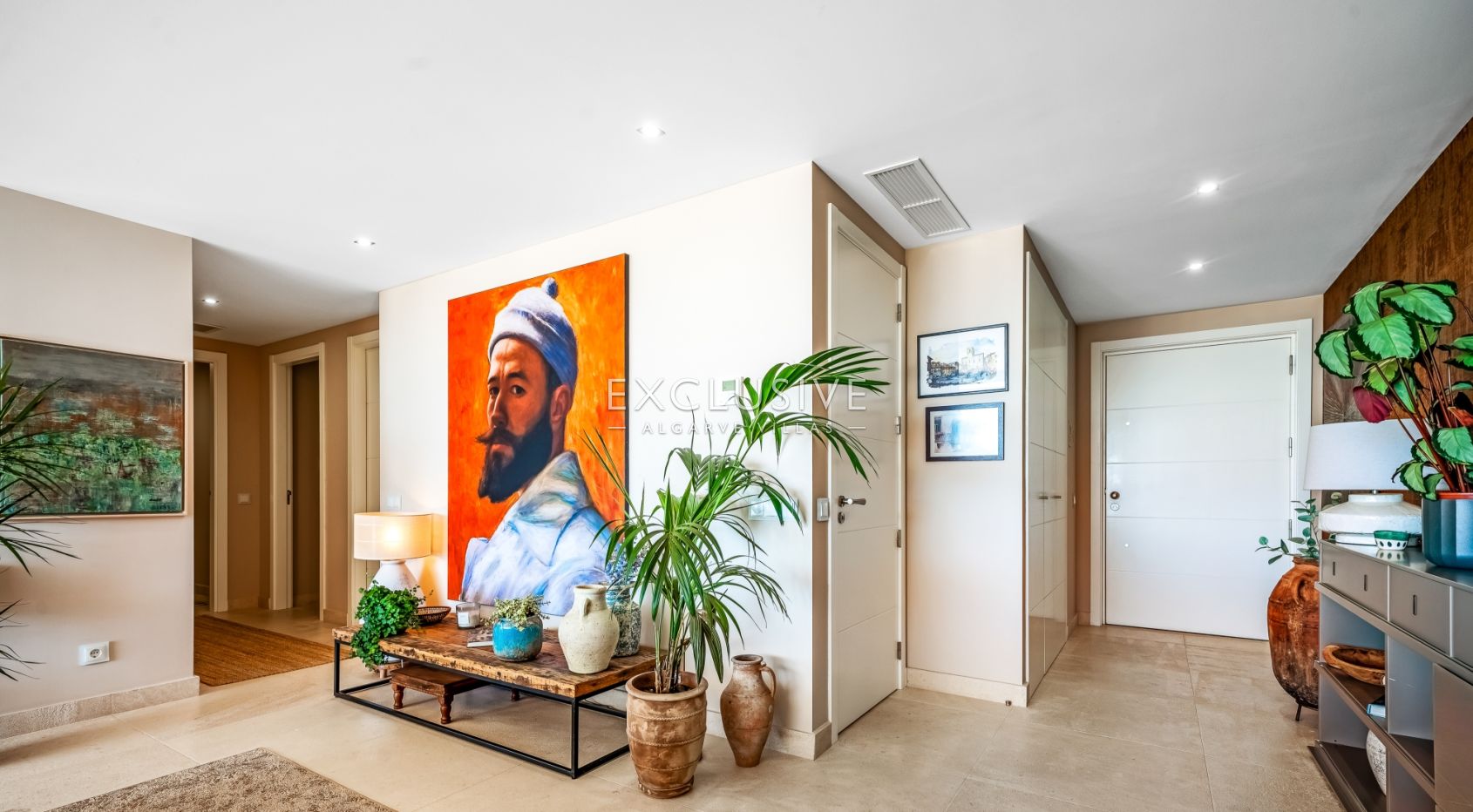 Luxury 3 bedroom seaview apartment with private pool near Ferragudo beach