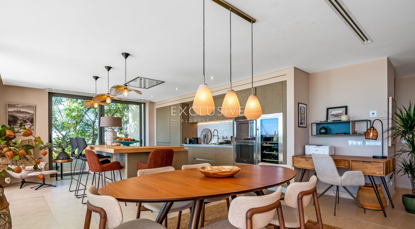 Luxury 3 bedroom seaview apartment with private pool near Ferragudo beach