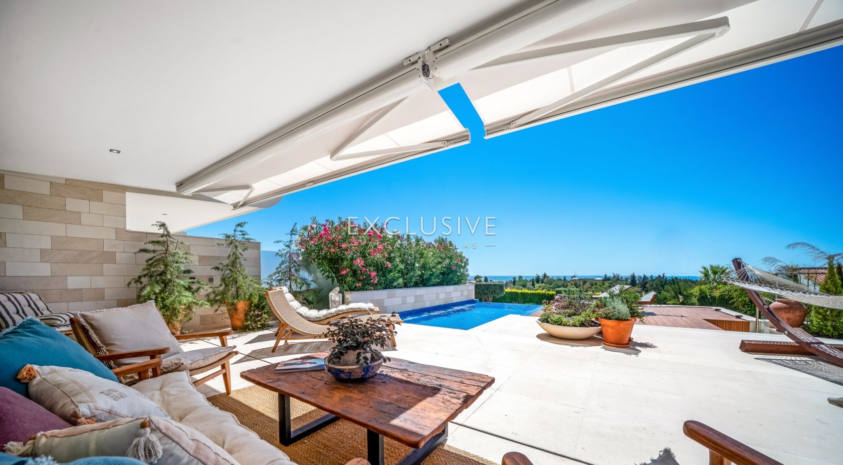 Luxury 3 bedroom seaview apartment with private pool near Ferragudo beach