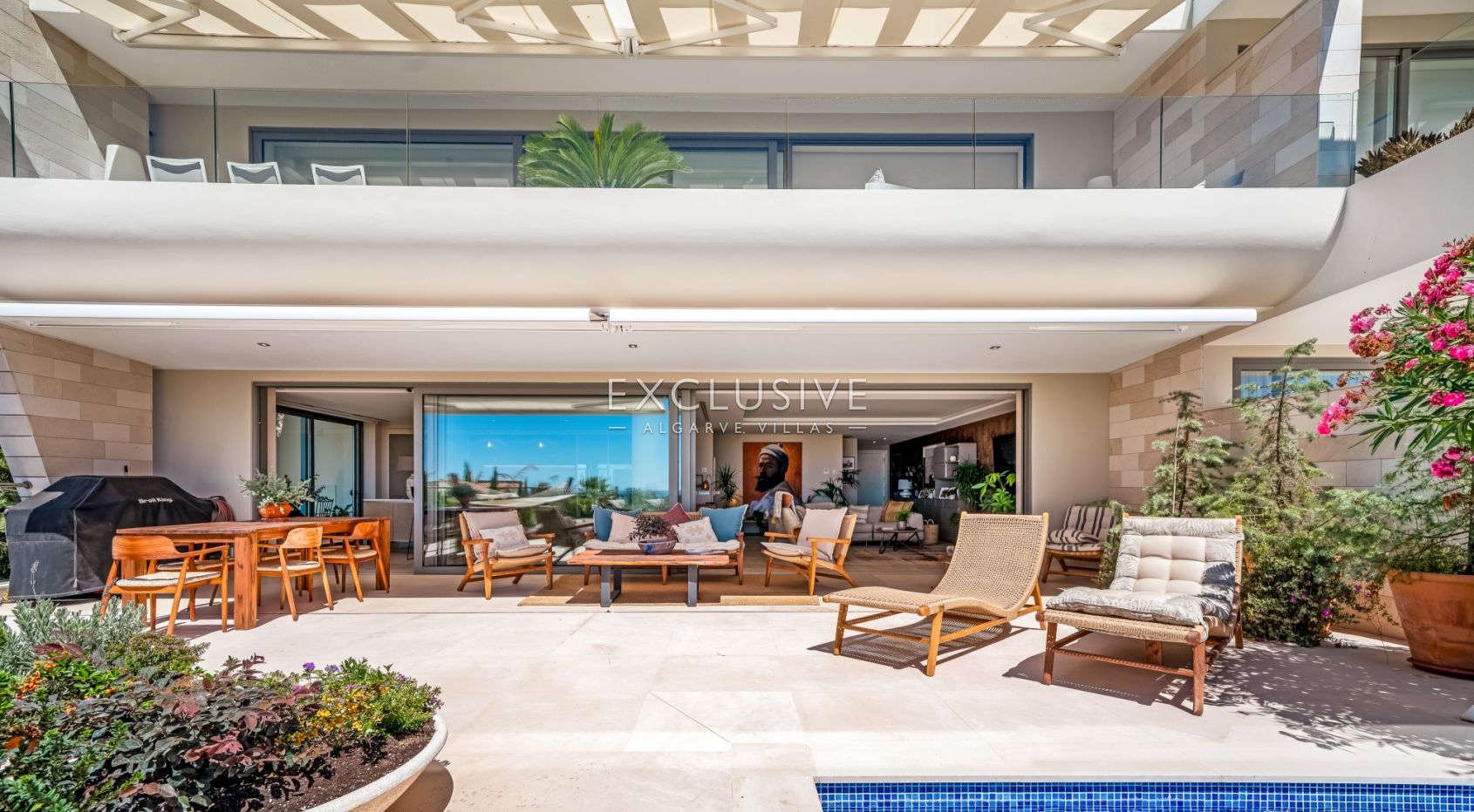Luxury 3 bedroom seaview apartment with private pool near Ferragudo beach