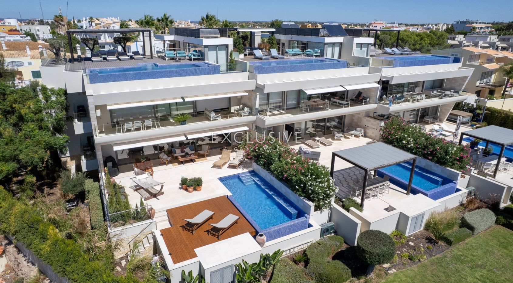 Luxury 3 bedroom seaview apartment with private pool near Ferragudo beach