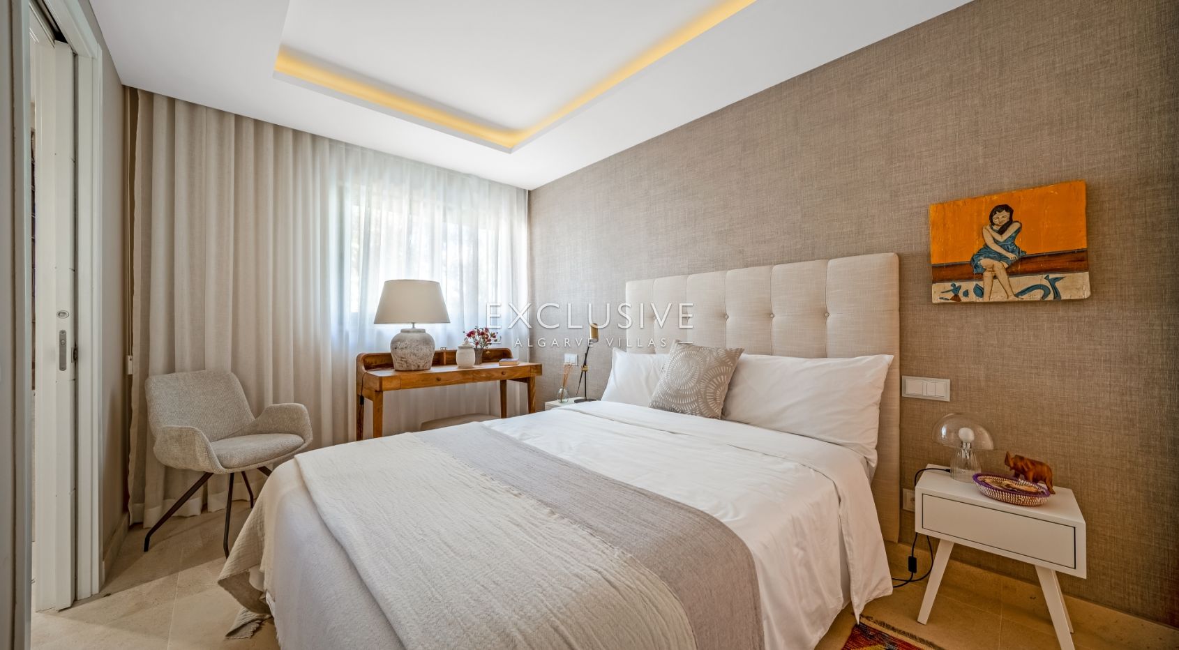 Luxury 3 bedroom seaview apartment with private pool near Ferragudo beach