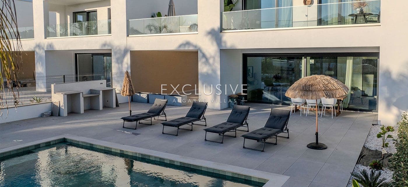 Brand-New Villa Close to Golf and Beach near Vilamoura & Vila Sol-1