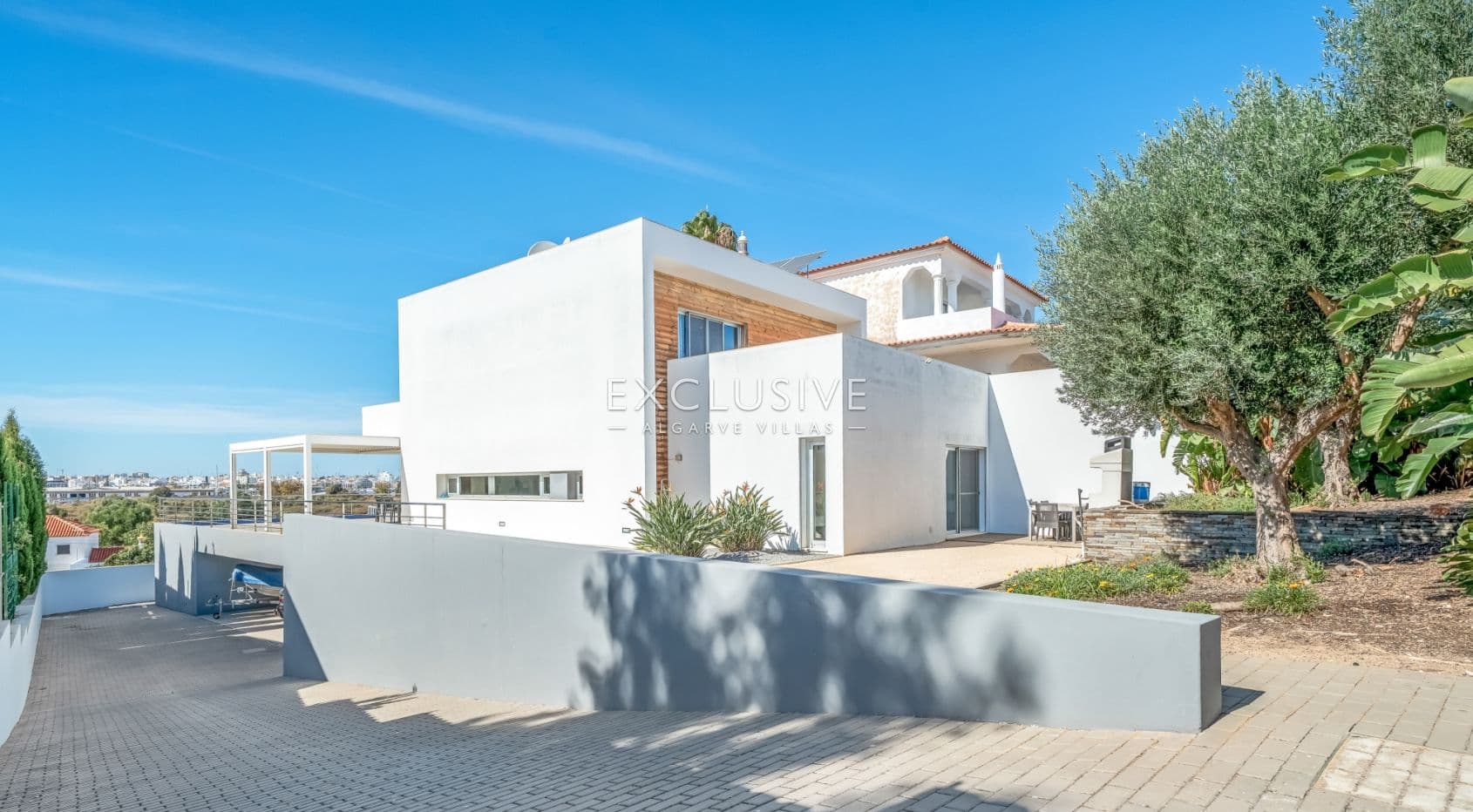 Compre uma moradia geminada com 4 quartos e vista para o rio em Ferragudo, no Algarve-1