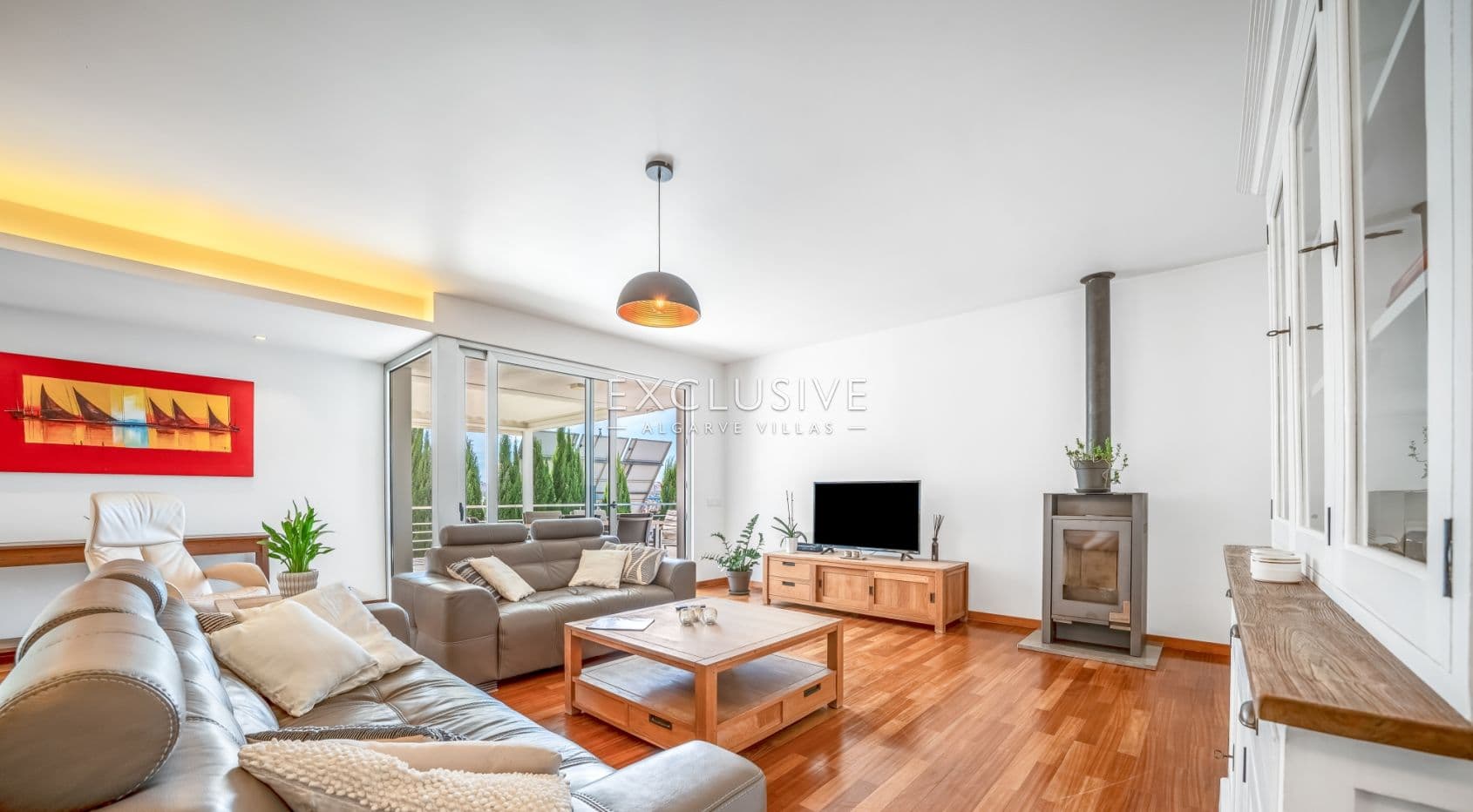 Compre uma moradia geminada com 4 quartos e vista para o rio em Ferragudo, no Algarve