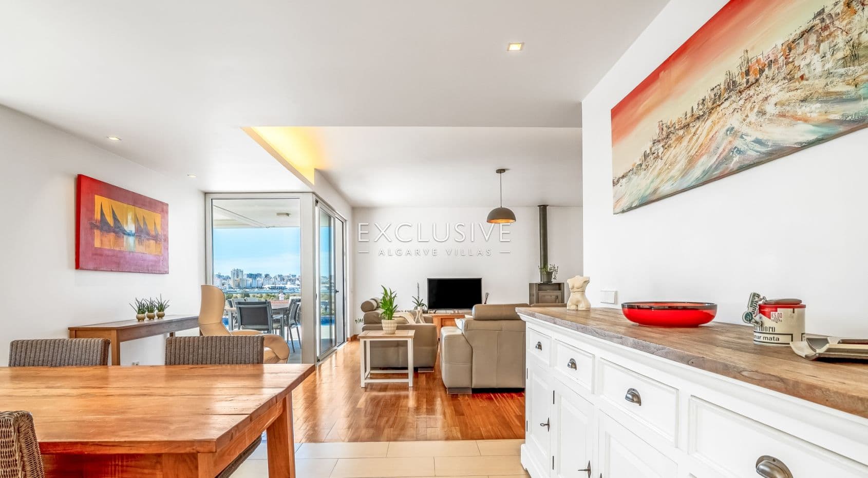 Compre uma moradia geminada com 4 quartos e vista para o rio em Ferragudo, no Algarve