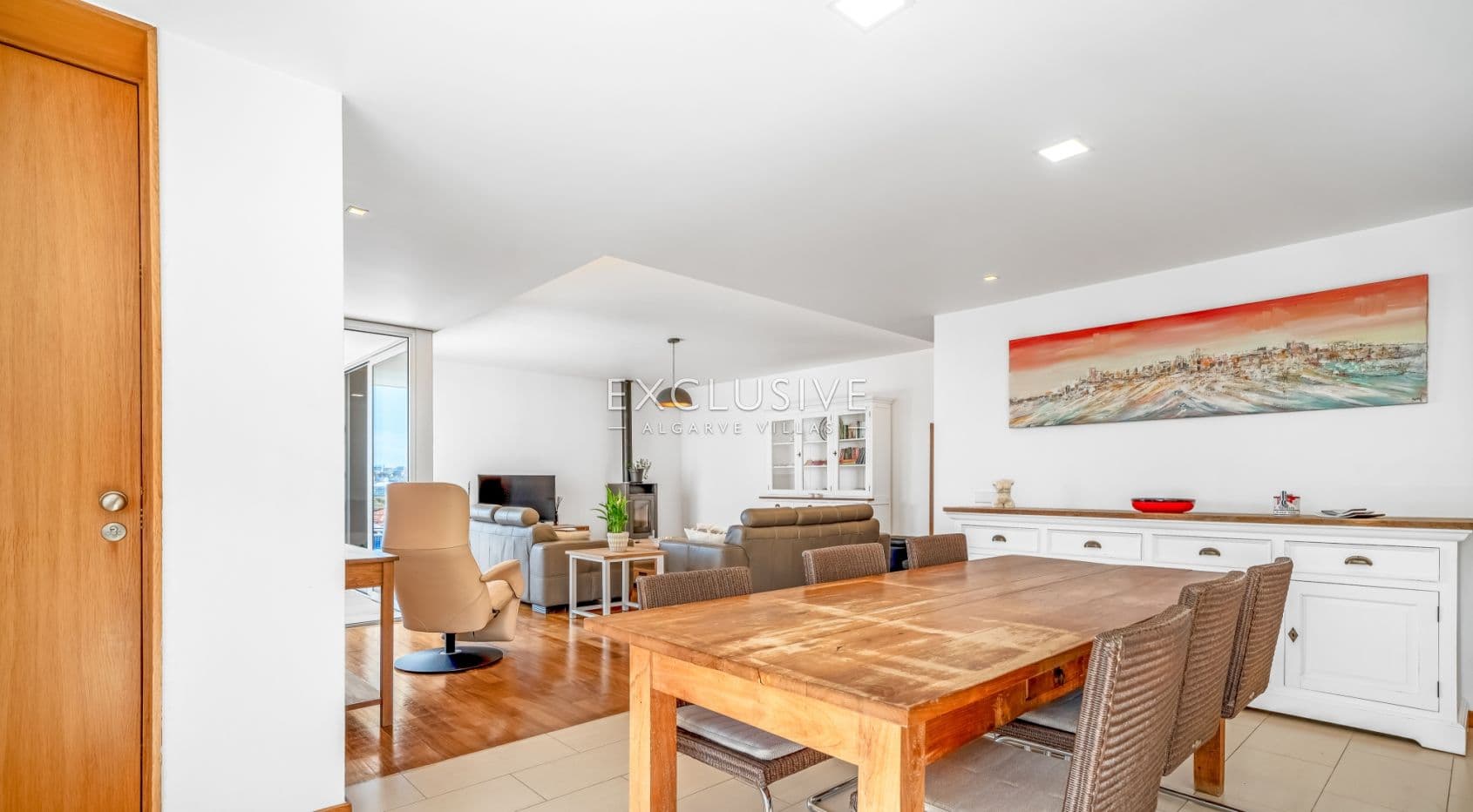 Compre uma moradia geminada com 4 quartos e vista para o rio em Ferragudo, no Algarve