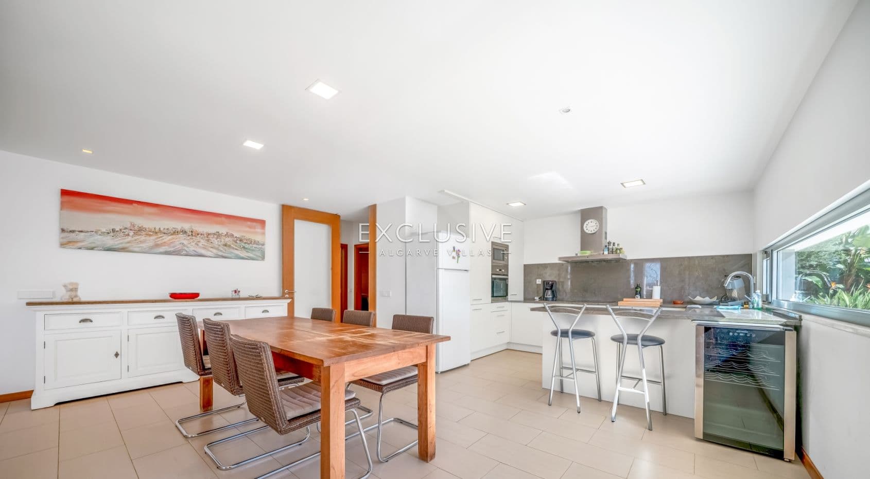 Compre uma moradia geminada com 4 quartos e vista para o rio em Ferragudo, no Algarve