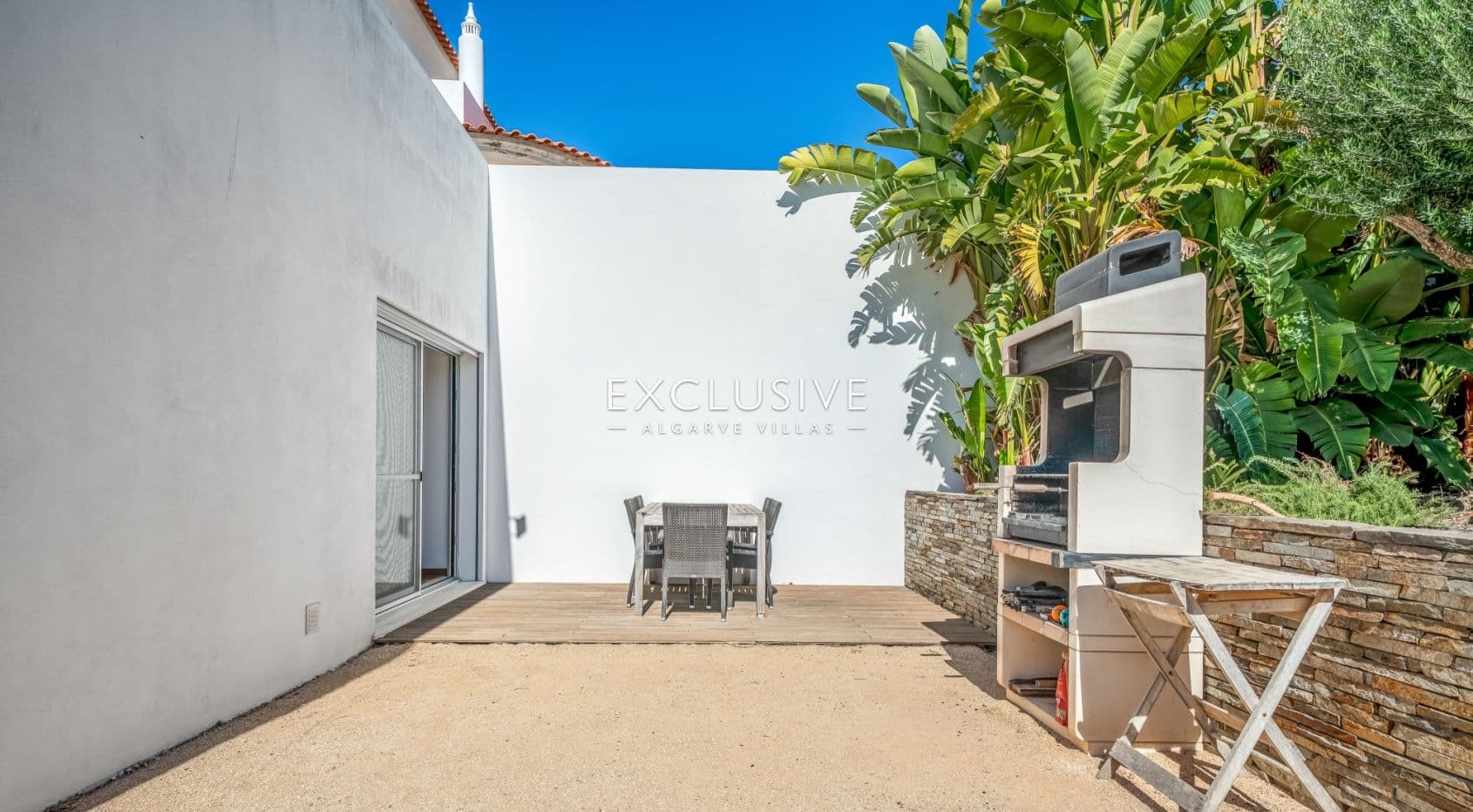 Compre uma moradia geminada com 4 quartos e vista para o rio em Ferragudo, no Algarve