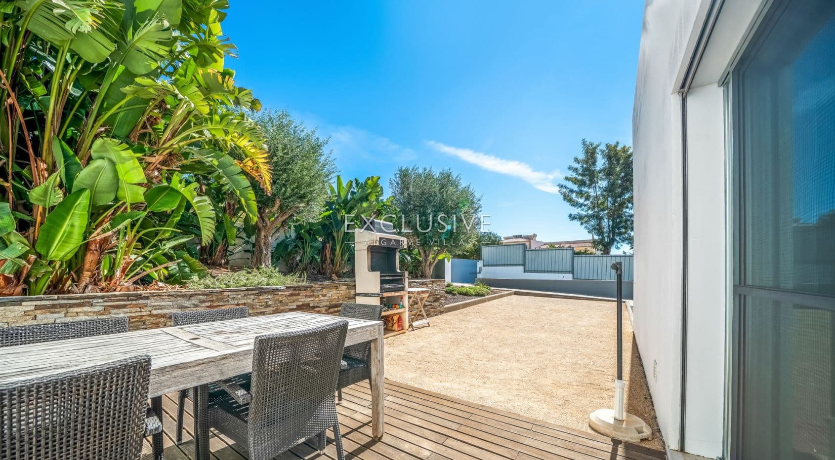 Compre uma moradia geminada com 4 quartos e vista para o rio em Ferragudo, no Algarve