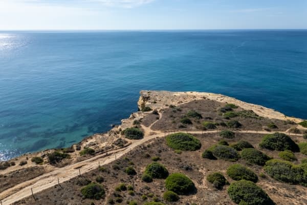 Top 5 Hidden Beaches in the Algarve for a Private Escape