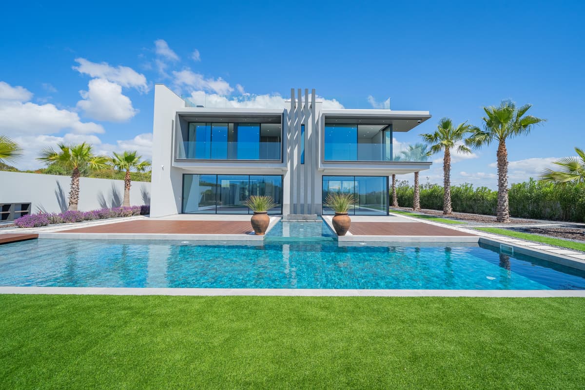 Modern Luxury Villa with Sea Views for sale in Porto de Mós, Lagos