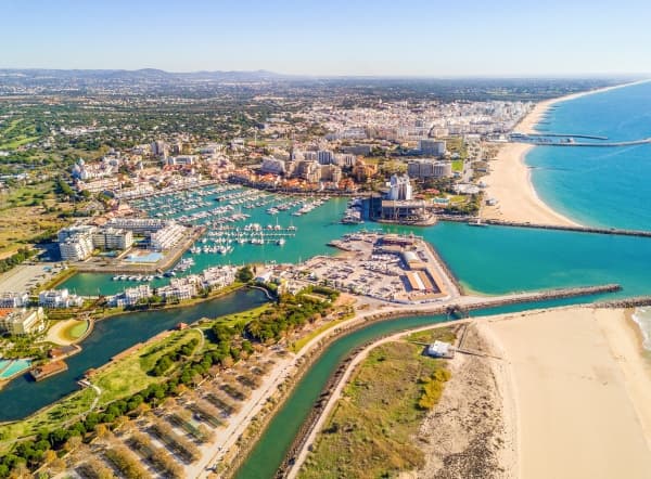 Thinking about buying a Luxury Home in Algarve? Discover why this is an opportunity you should seize right away!