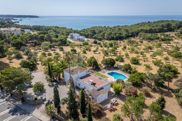 Beachfront vs. Countryside Villa – Which Algarve Property is Right for You?