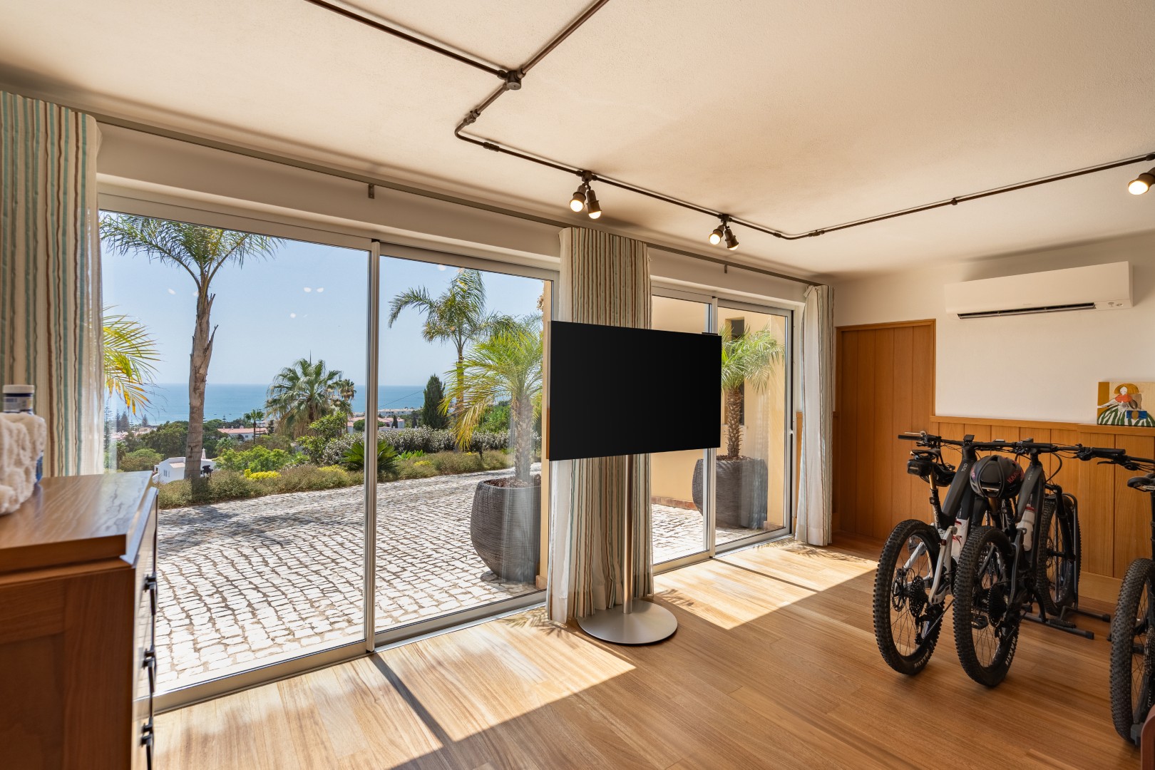 Interior - Gym sea view